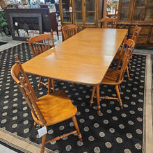 Load image into Gallery viewer, Tell City Dropleaf Table w/4 Leaves &amp; 6 Chairs