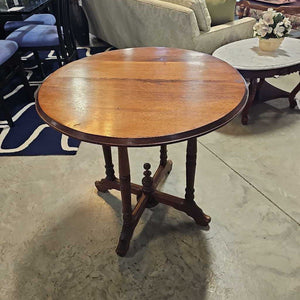 Walnut Round Side/Lamp Table