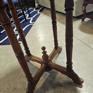 Walnut Round Side/Lamp Table