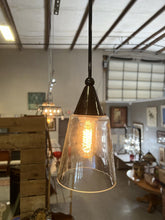 Load image into Gallery viewer, Black/Glass Pendant Light