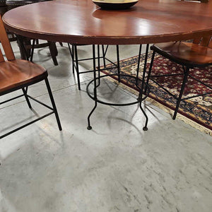 Round Dining Table w/4 Slatted Chairs