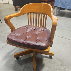 Vintage Oak Swivel Office Chair w/Pad