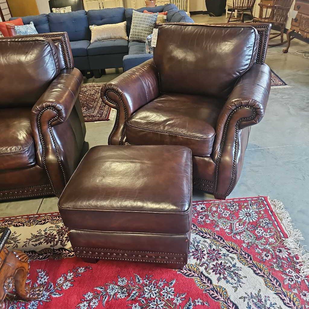 Steve Silver Leather Arm Chair w/Ottoman