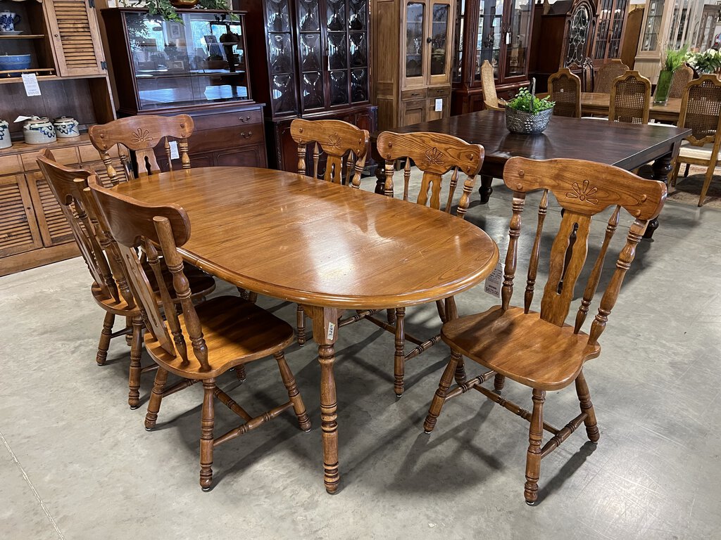 Oval Oak Dining Table w/1 Leaf & 6 Oak Dining Chairs