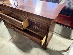 Lexington Dresser 9 Drawer