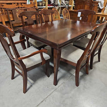 Load image into Gallery viewer, Dining Table w/1 Leaf &amp; 6 Chairs