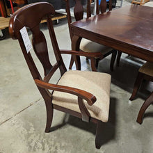 Load image into Gallery viewer, Dining Table w/1 Leaf &amp; 6 Chairs