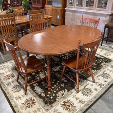 Load image into Gallery viewer, Tell City Round Dining Table w/2 leaves &amp; 4 Chairs