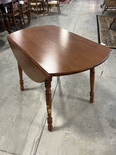 Load image into Gallery viewer, Drop Leaf Table w/1 leaf &amp; 4 Chairs