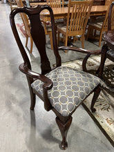 Load image into Gallery viewer, Cherry Queen Anne Dining Table w/2 leaves &amp; 8 Chairs