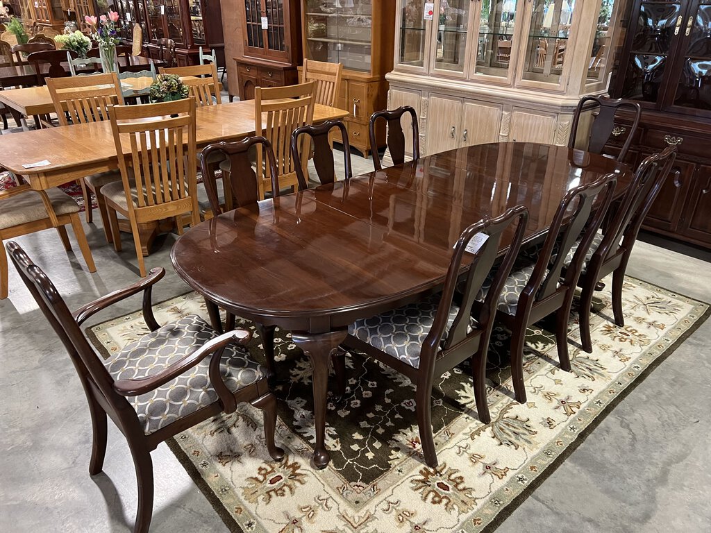 Cherry Queen Anne Dining Table w/2 leaves & 8 Chairs