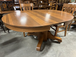 Light Brown Dining Table w/2 Leaves & 6 Chairs