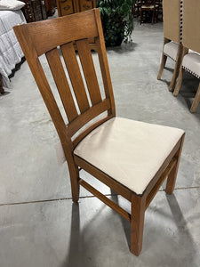 Light Brown Dining Table w/2 Leaves & 6 Chairs