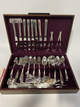 Load image into Gallery viewer, Prestige Silverware Set w/Case