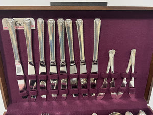 Prestige Silverware Set w/Case