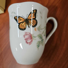 Load image into Gallery viewer, Lenox Set of 4 - 4 Piece Dishware w/ Butterfly Meadow Heart Dish