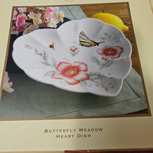 Load image into Gallery viewer, Lenox Set of 4 - 4 Piece Dishware w/ Butterfly Meadow Heart Dish