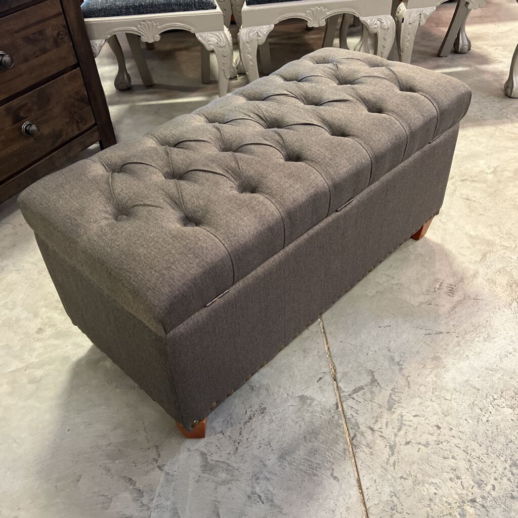 Coaster Grey Tufted Ottoman w/Storage