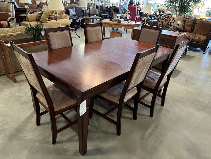 Butterfly Leaf Table w/6 Chairs