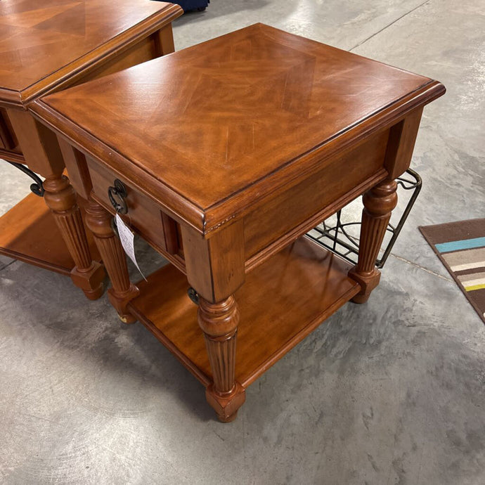 End Table w/1 Drawer & Metal Magazine Rack