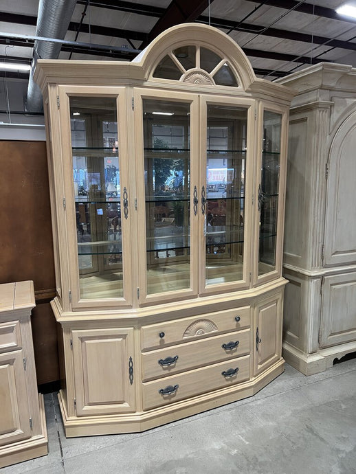 Rust & Martin China Cabinet 3 Drawer/5 Door