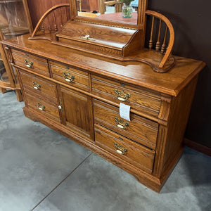 Lexington Recollection Dresser w/Mirror