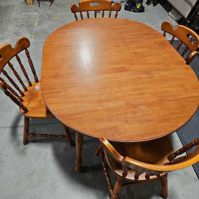 Drop Leaf Table w/1 Leaf & 4 Chairs