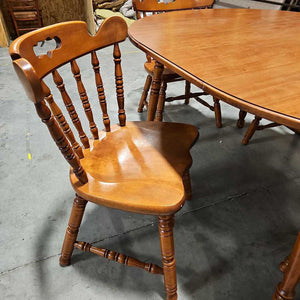 Drop Leaf Table w/1 Leaf & 4 Chairs