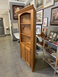 Pine Corner Cabinet w/ 2 Doors