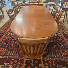 Load image into Gallery viewer, Dining table w/2 leaves &amp; 6 Chairs