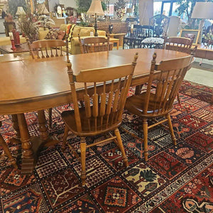 Dining table w/2 leaves & 6 Chairs