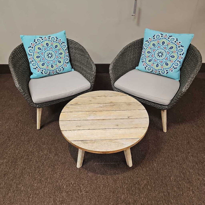 Broyhill 3 PC Patio Set w/Cushions & Pillows