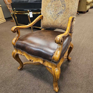 Formal Dining Table w/ 6 Chairs & 2 Leaves