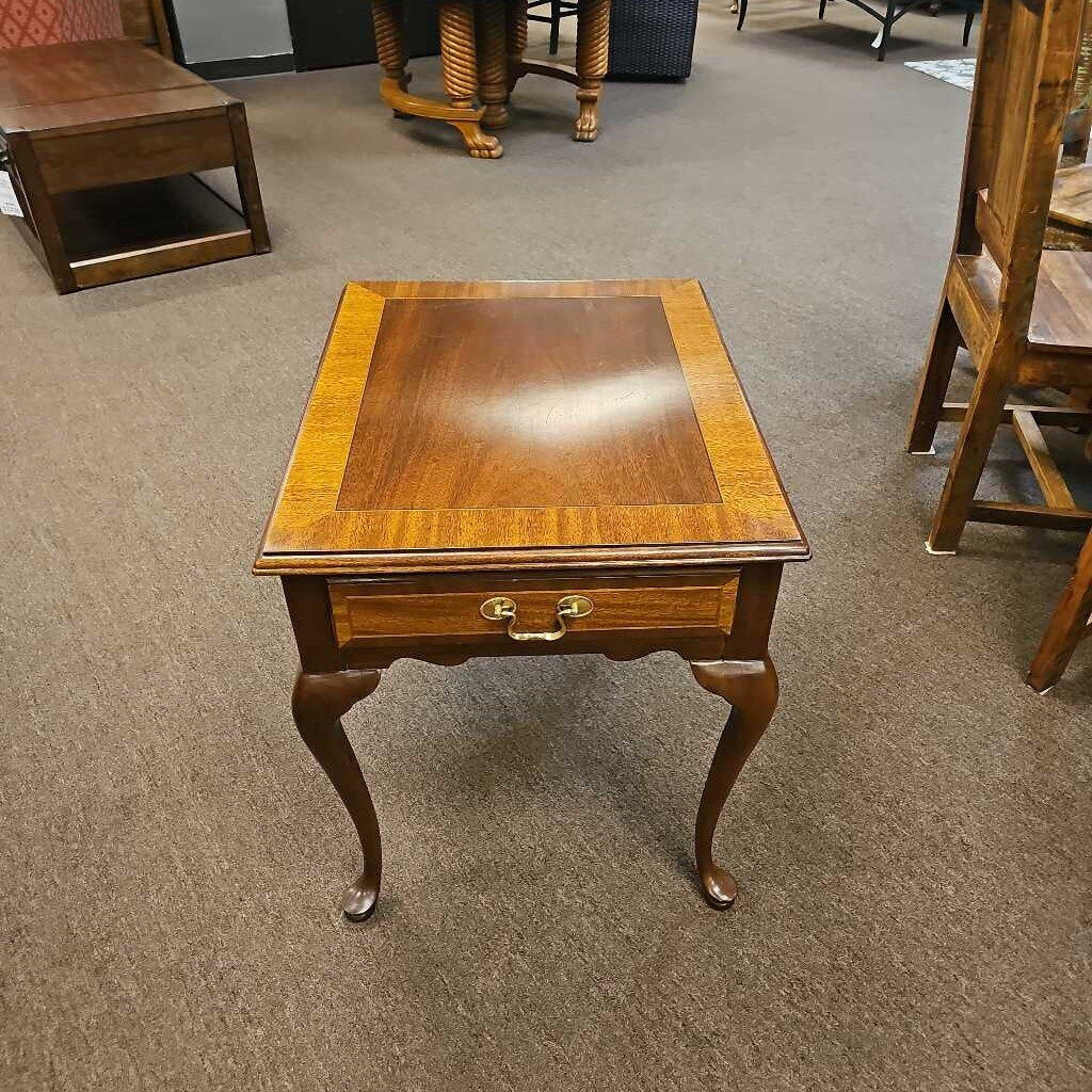 Queen Anne End Table w/1 Drawer