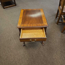 Load image into Gallery viewer, Queen Anne End Table w/1 Drawer