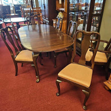 Load image into Gallery viewer, Dining Table w/1 Leaf and 7 Chairs