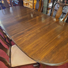 Load image into Gallery viewer, Dining Table w/1 Leaf and 7 Chairs