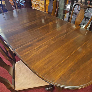 Dining Table w/1 Leaf and 7 Chairs