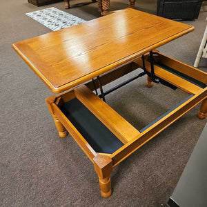 Oak Coffee Table/Lift Top