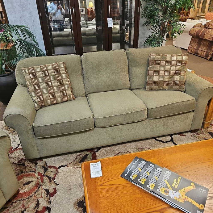 Flex-Steel Green Sofa w/ 2 Pillows