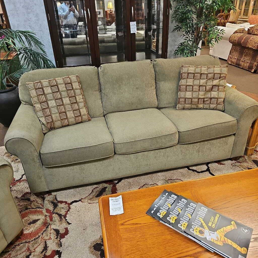 Flex-Steel Green Sofa w/ 2 Pillows