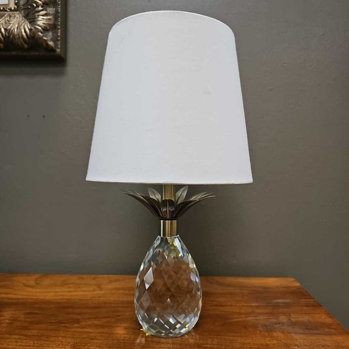 Small Pineapple Crystal Lamp