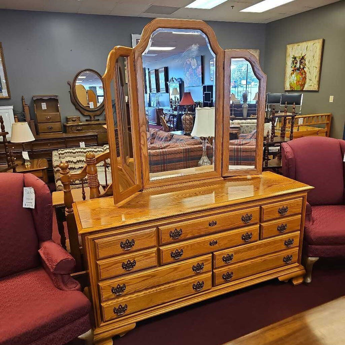 Oak 8-Drawer Dresser w/ Mirror
