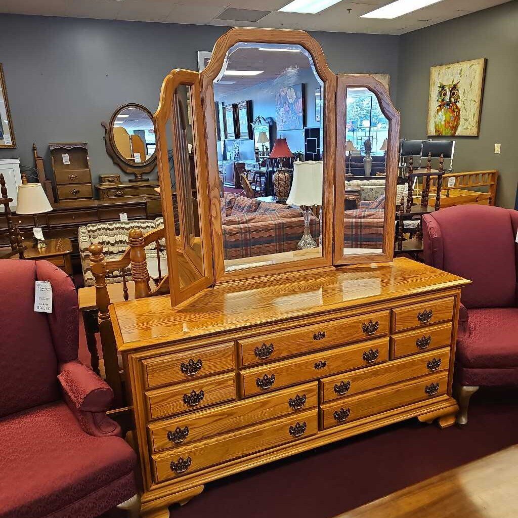Oak 8-Drawer Dresser w/ Mirror