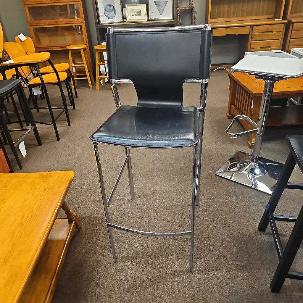 Loose Back Black Vinyl Bar Chair W/Chrome Base