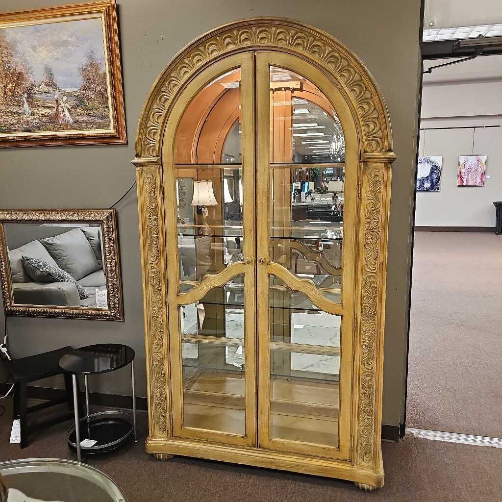 Lighted Display Cabinet w/Mirrored Back