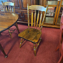 Load image into Gallery viewer, Ethan Allen Dining Table w/2 Leaves &amp; 4 Chairs