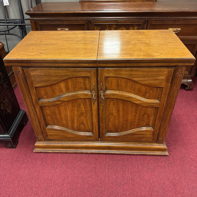 Huntley By Thomasville Side Board, 2 Door/1 Drawer