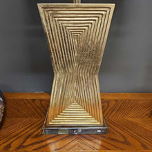 Load image into Gallery viewer, Gold Base Lamp