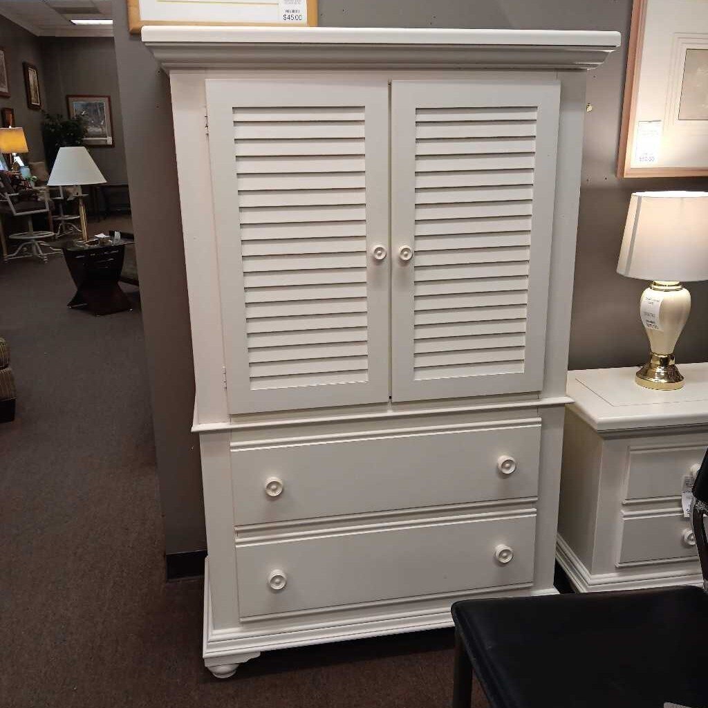 Broyhill White 2 Door/2 Drawer Dresser